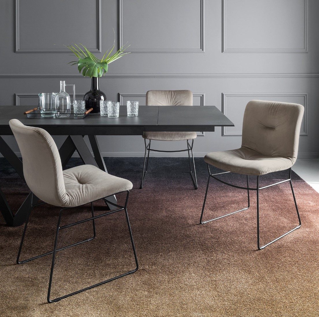 Cartesio W63"-94.5" Rectangular Ceramic/Wood Extendable Dining Table