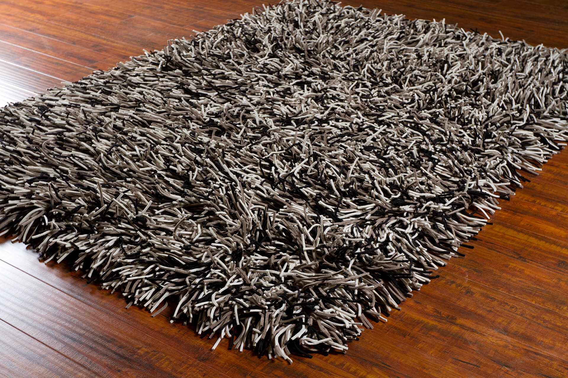 Cyrah Wool Rectangular Hand-woven Rug, 9' x 13'