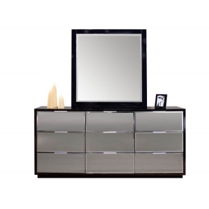 Mera Lacquer/Mirror Platform Bedroom Set by Sharelle Furnishings