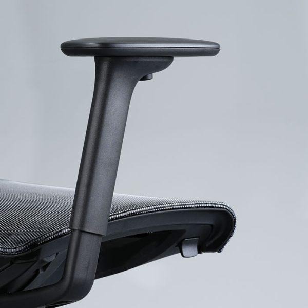 D-Chair Executive Swivel Adjustable Office Chair w/Black Frame & Base