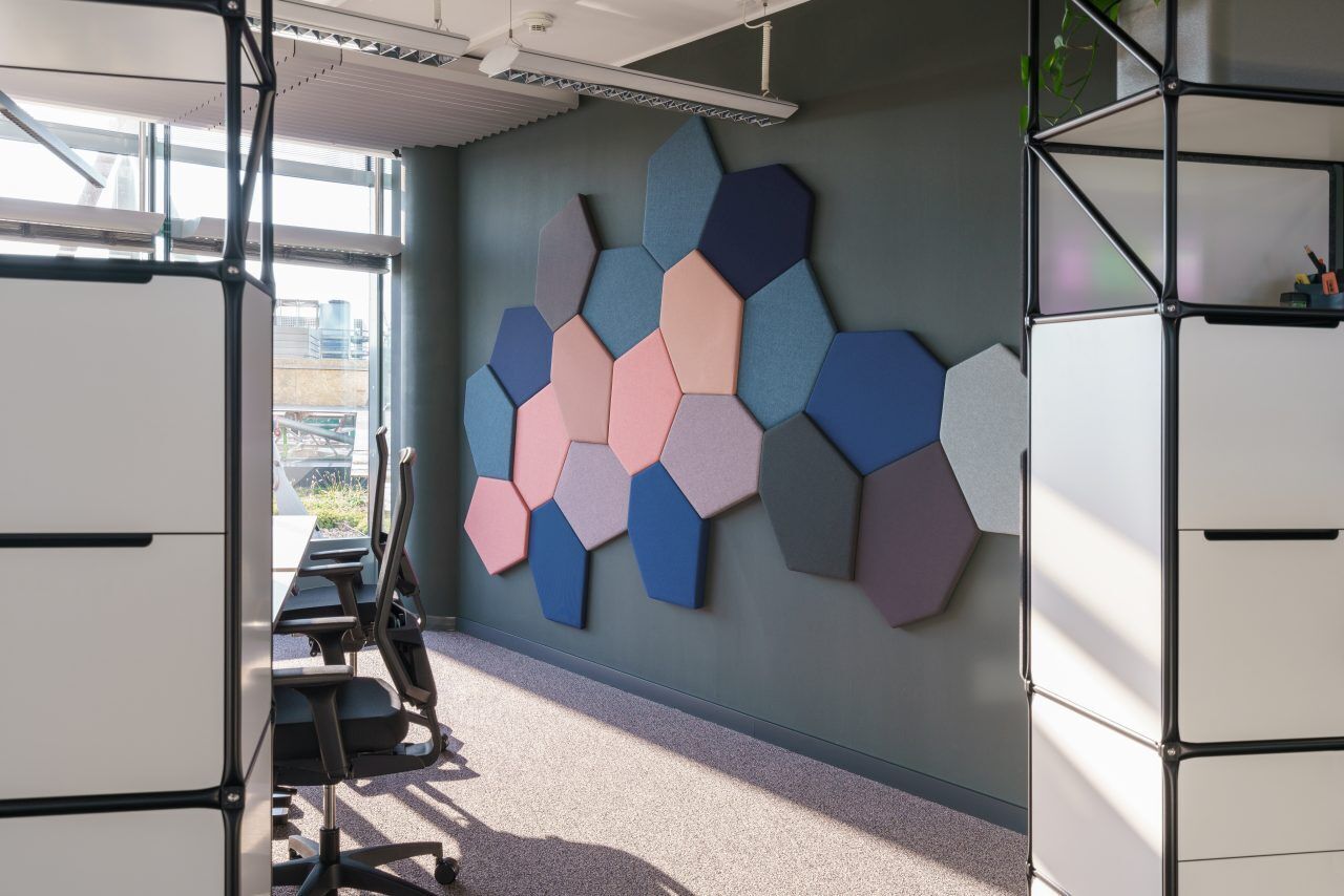 Bazalto Wall Screen