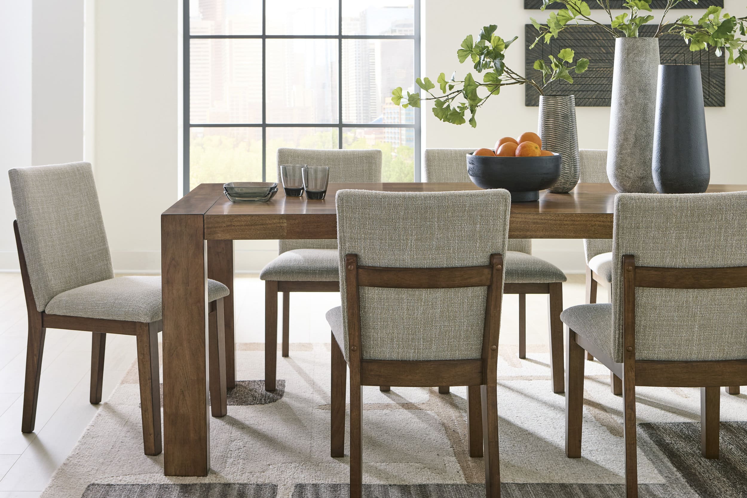 Kraeburn Rectangular Wood Dining Room Set