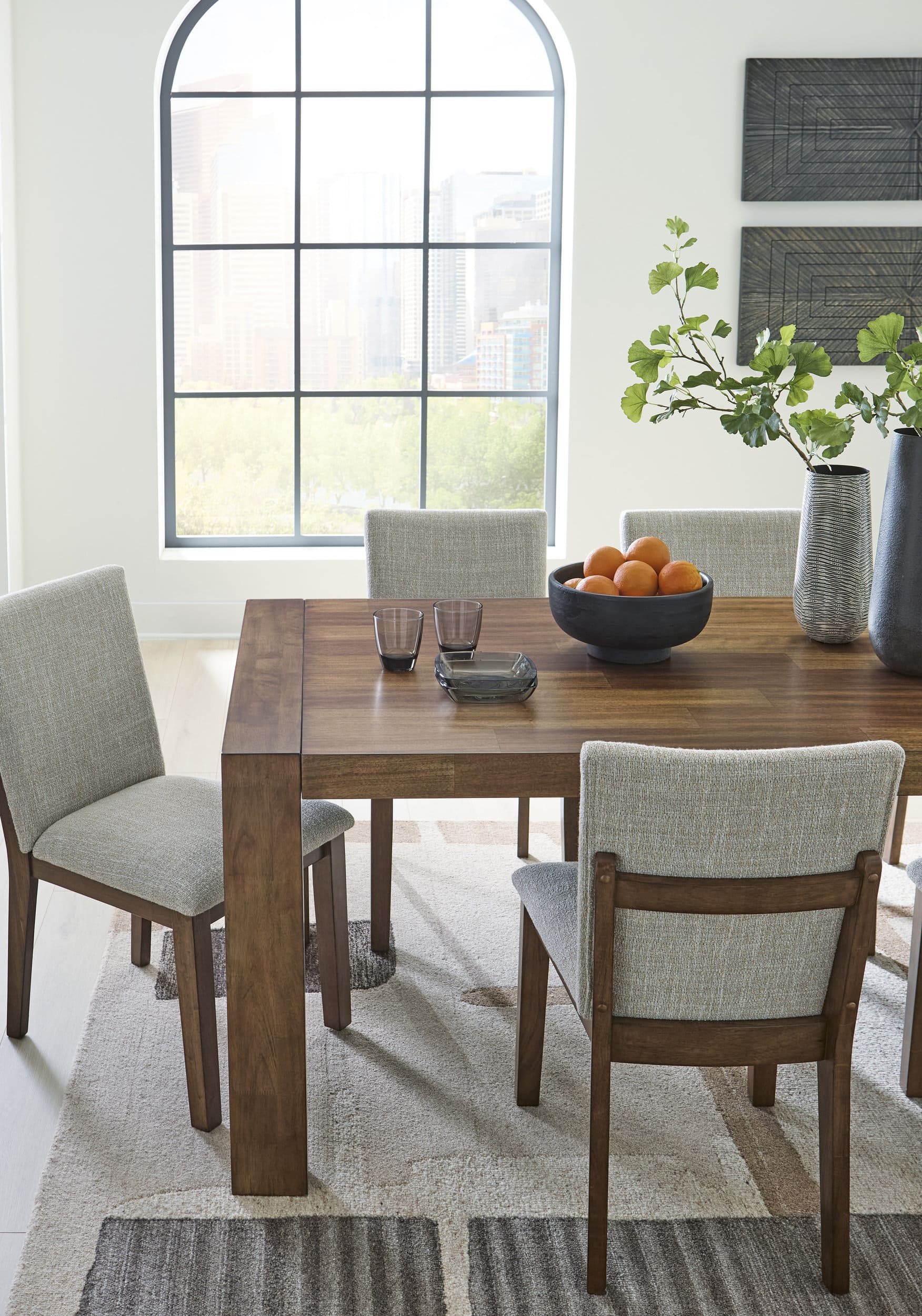 Kraeburn Rectangular Wood Dining Room Set