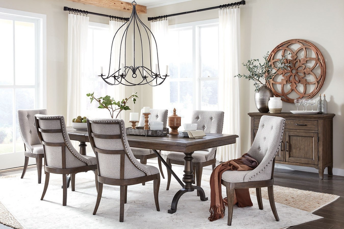 SM Roxbury Manor Wood/Metal Extendable Dining Room Set