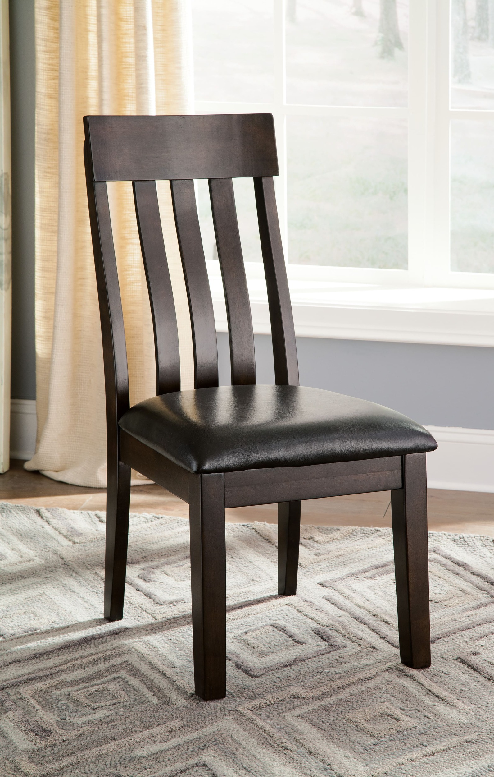 SM Haddigan 5-Piece Wood Extendable Dining Room Set