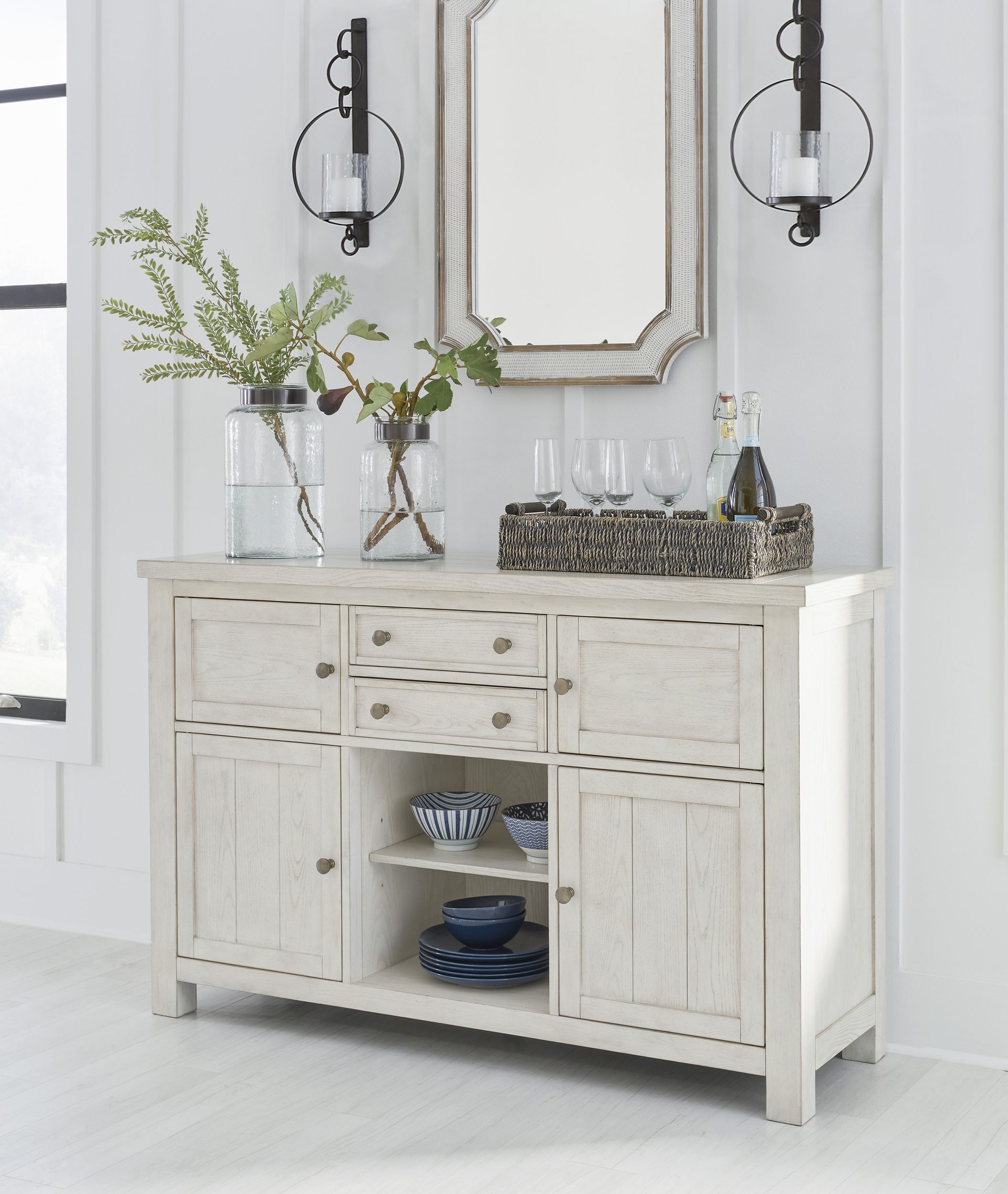 Robbinsdale Wood Dining Server - Antique White Farmhouse Buffet