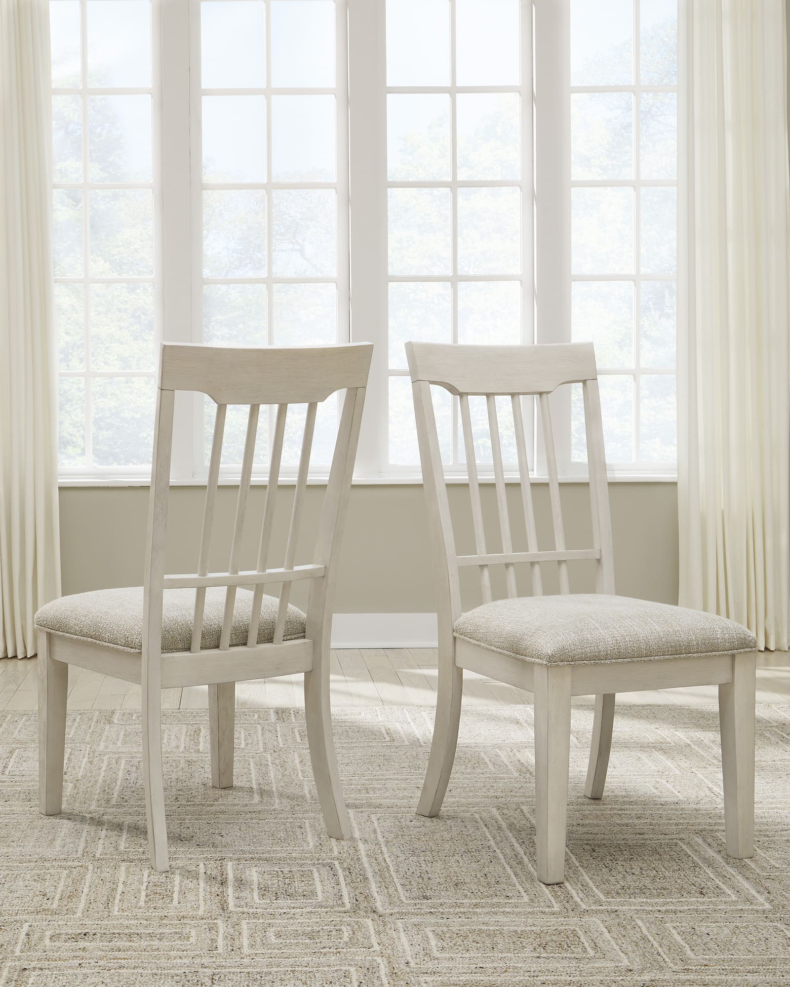 SM Shaybrock 5-Piece Wood Dining Room Set