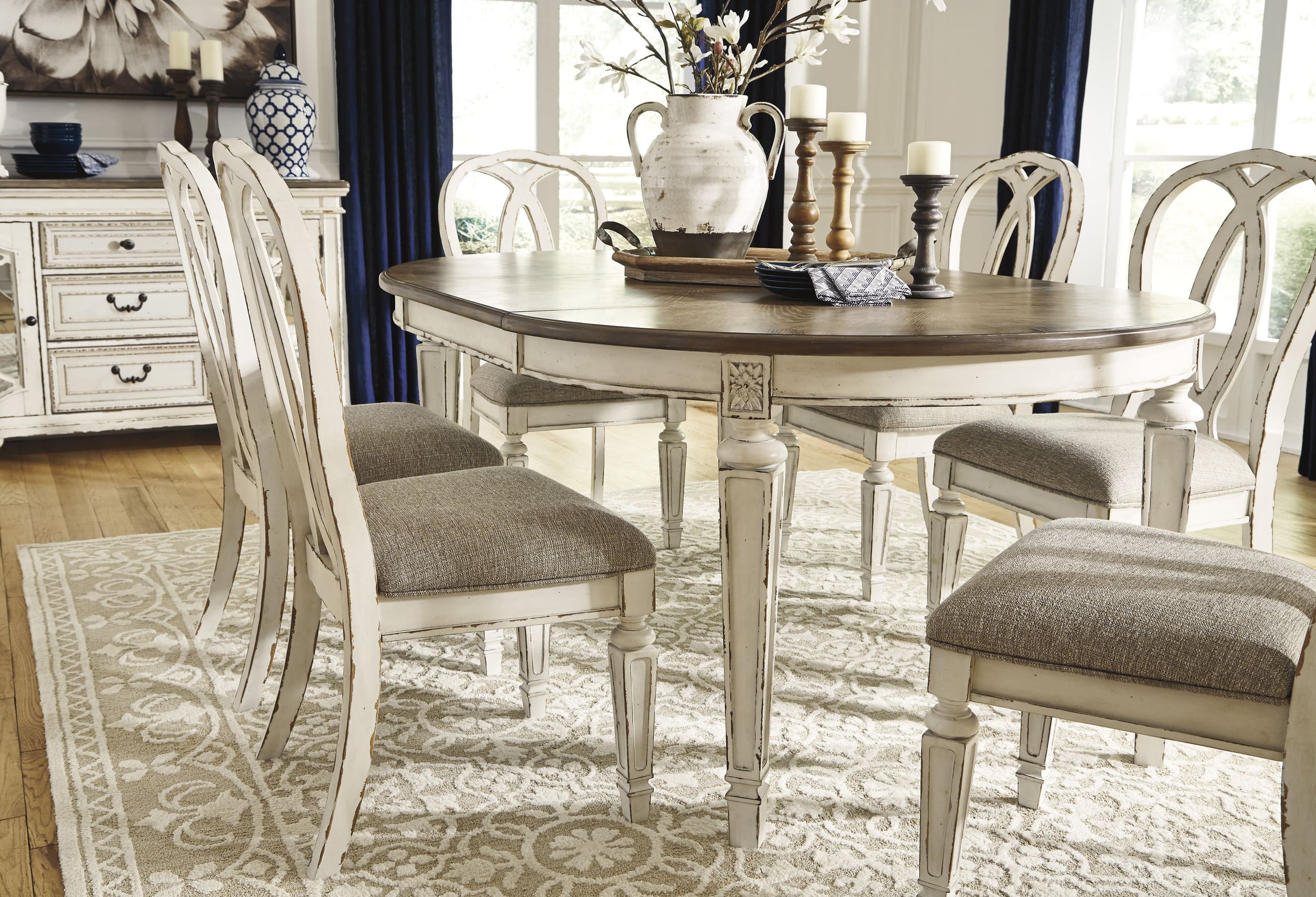 Realyn Oval Extendable Dining Table - Chipped White | Sohomod