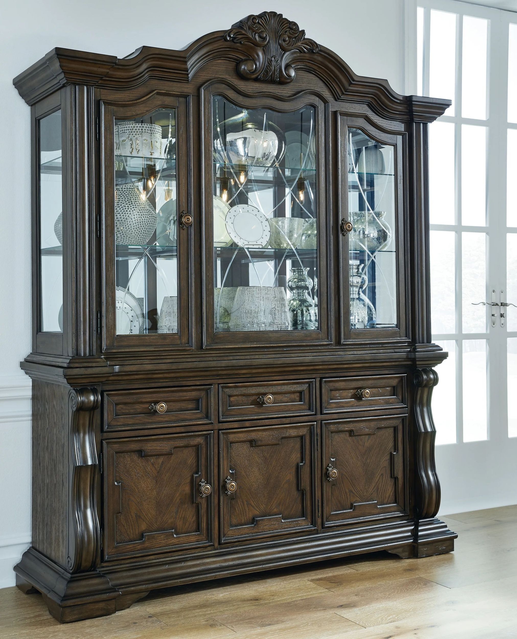 Ashley SM Maylee Wood Veneer Extendable Dining Set