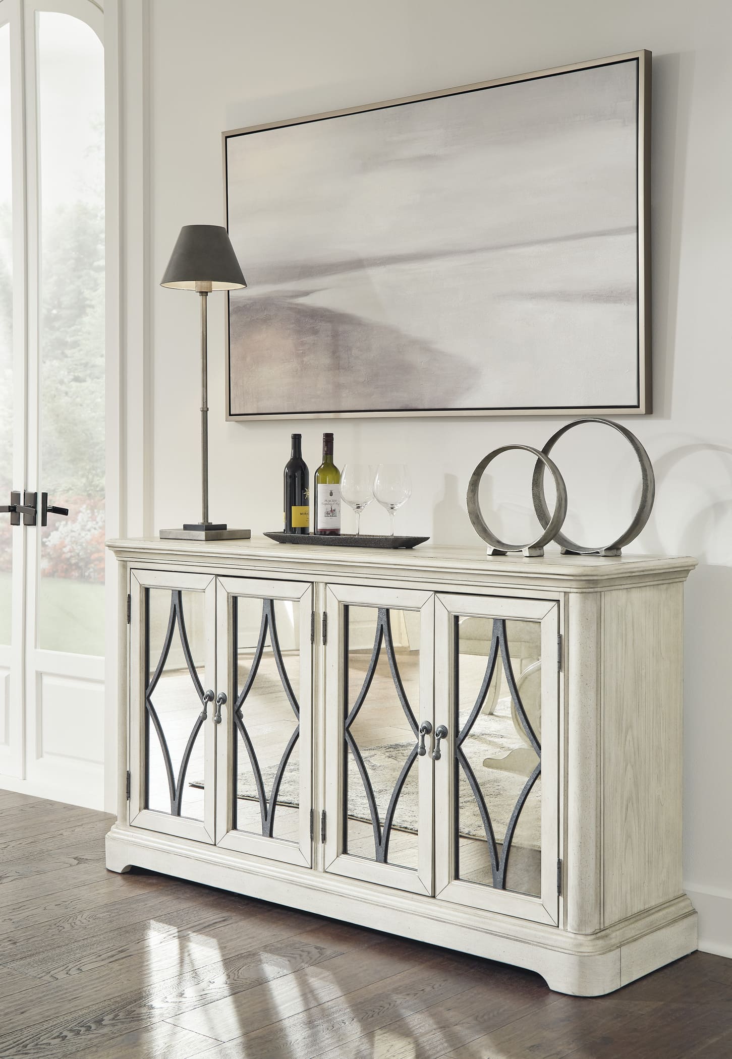 SM Arlendyne 5-Piece Wood Dining Room Set