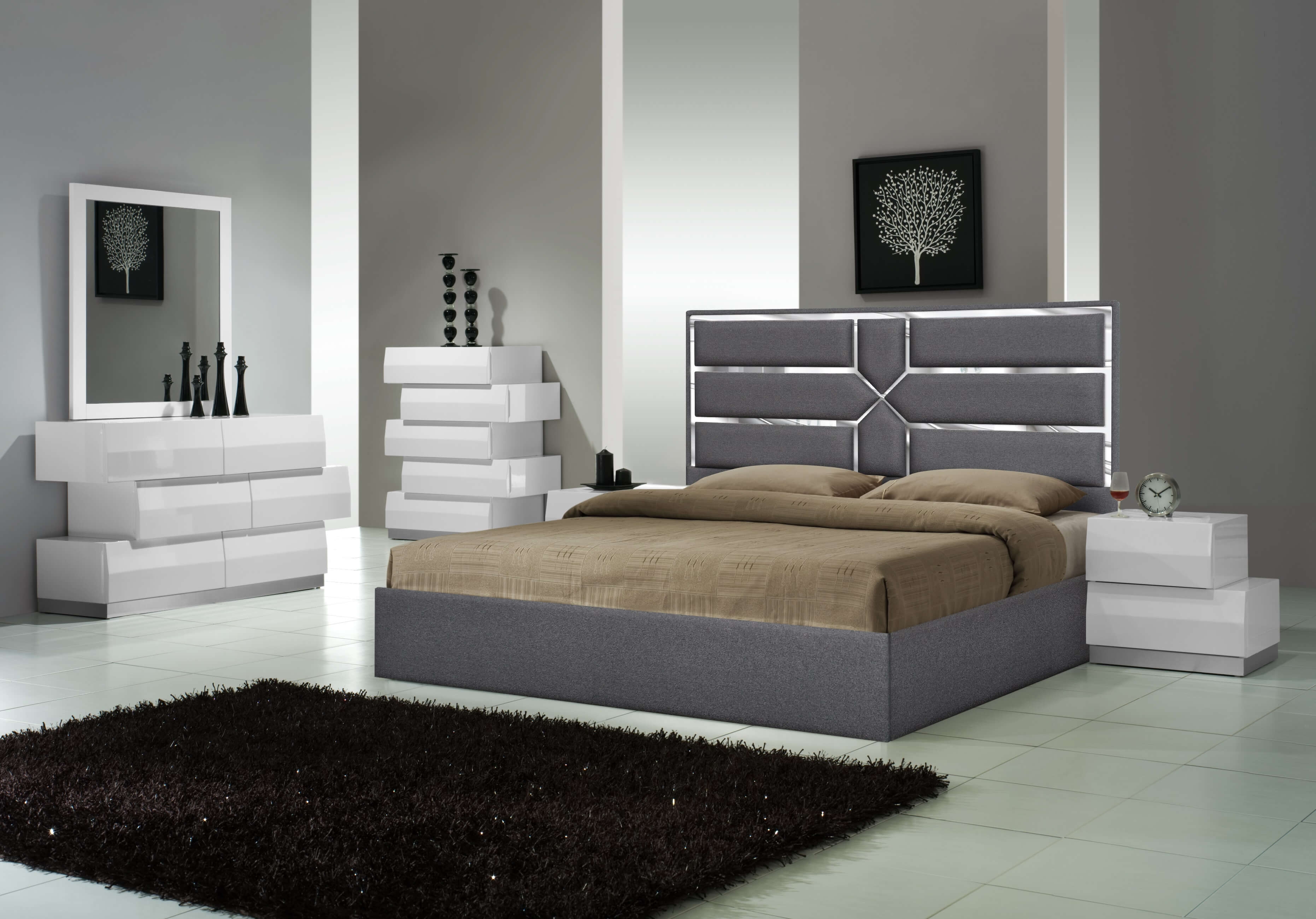 Da Vinci Fabric Platform King Size Bed w/Mirrored Trim