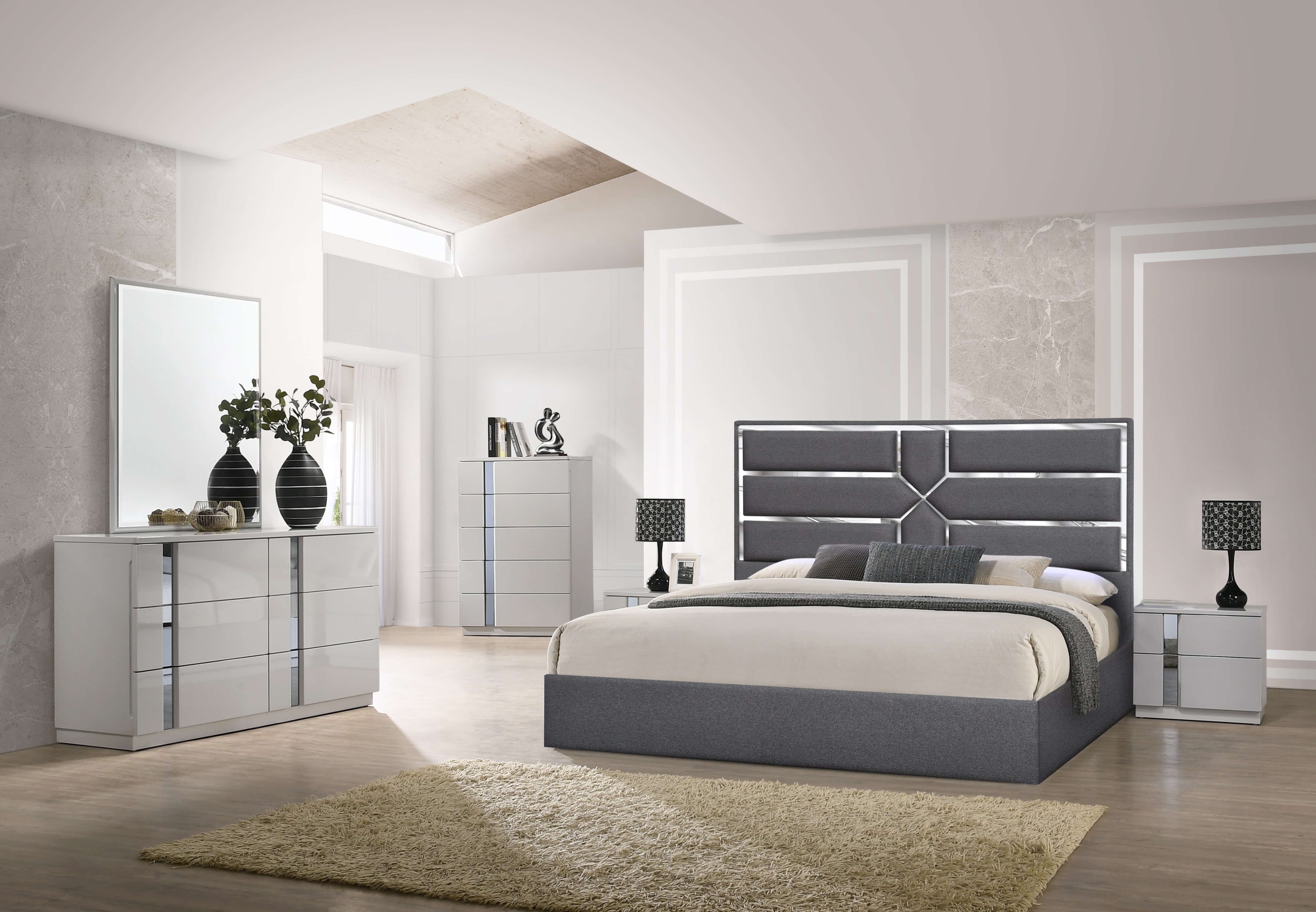 Da Vinci Fabric Platform King Size Bed w/Mirrored Trim