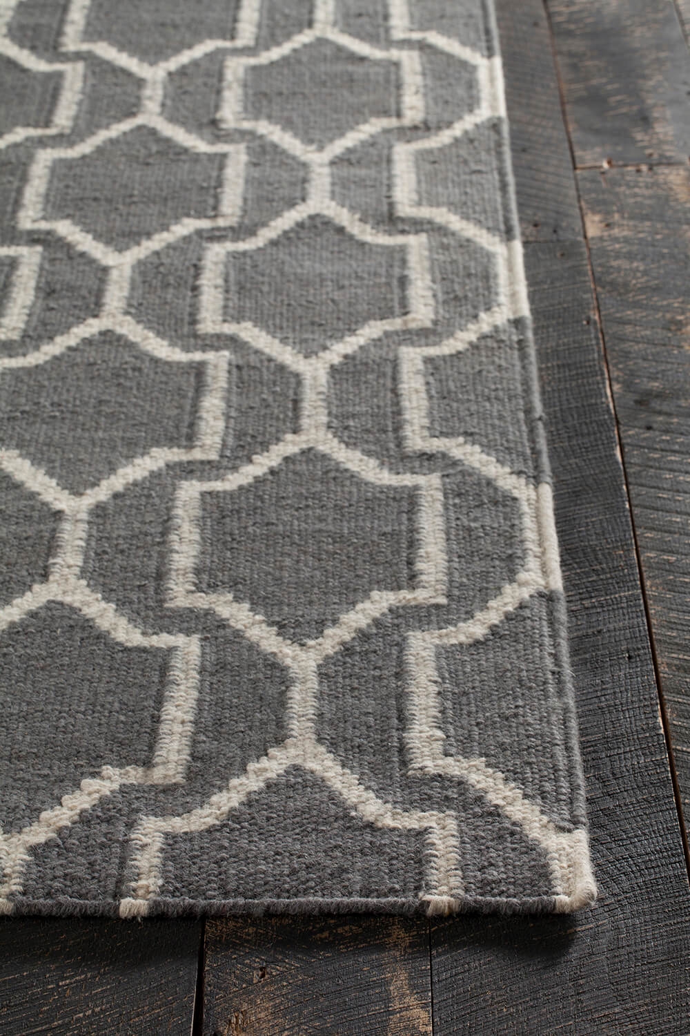 Dacio Wool Rectangular Hand-woven Rug, 5' x 7'6"