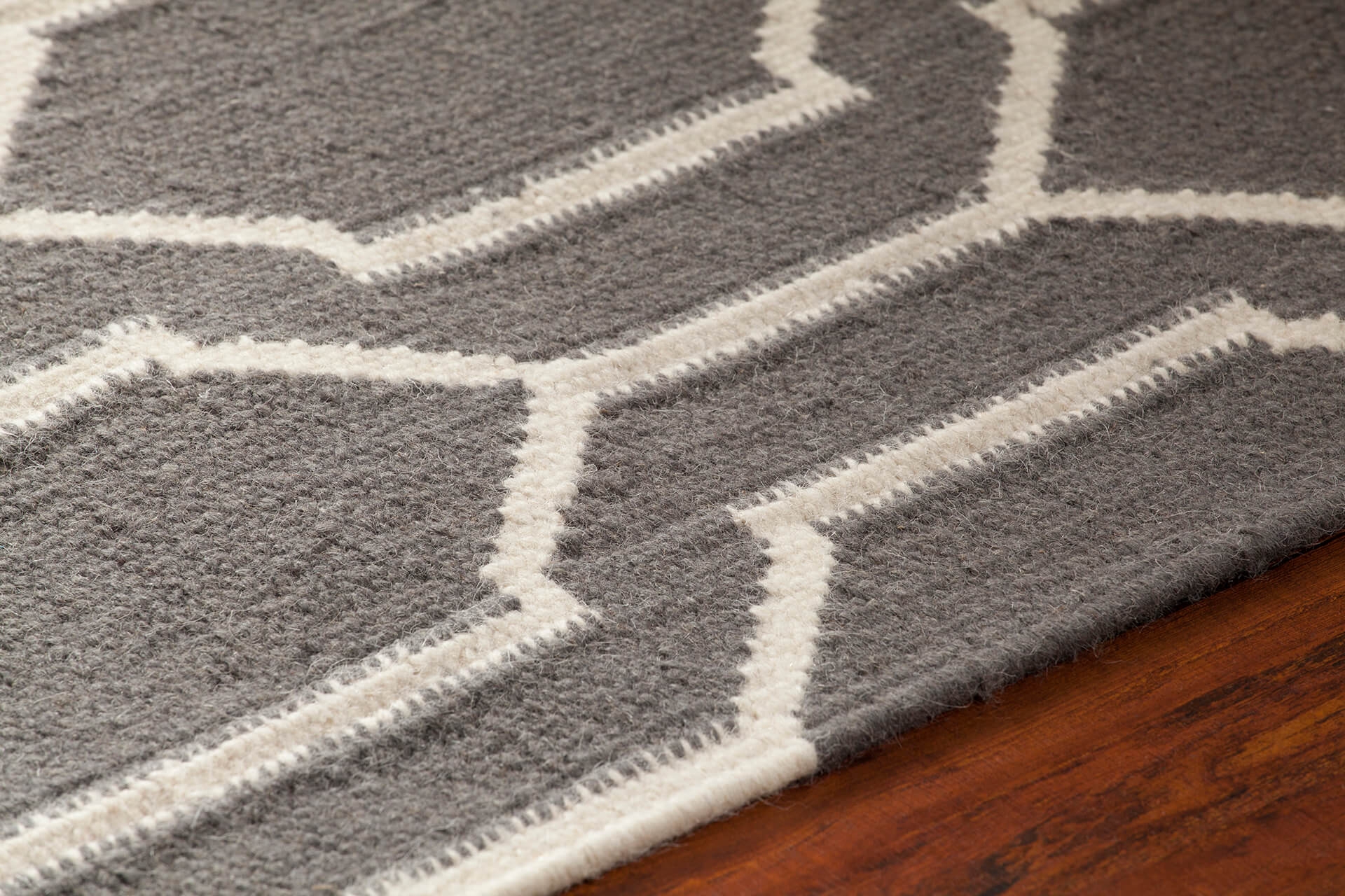 Dacio Wool Rectangular Hand-woven Rug