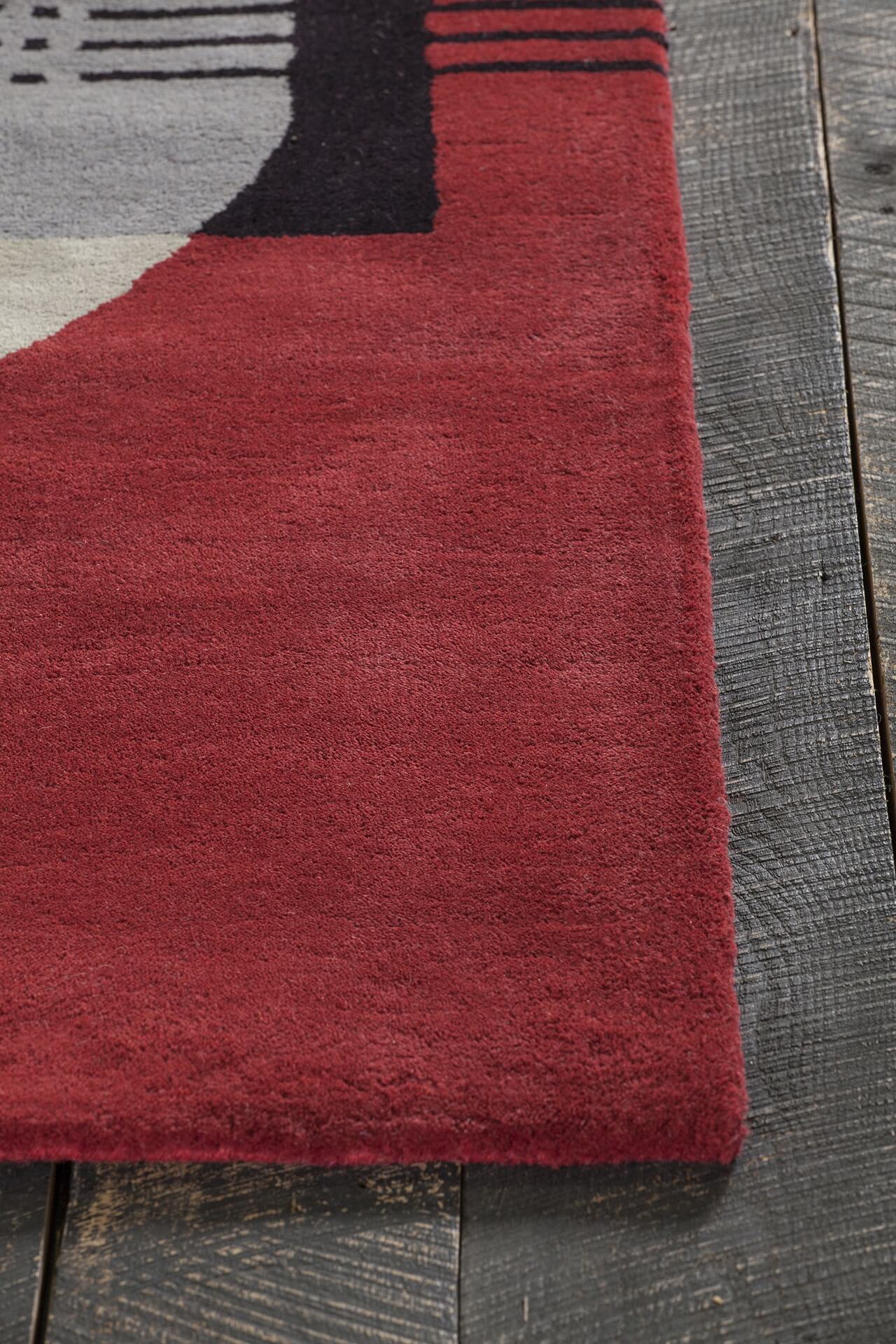 Daisa Wool Rectangular Handmade Rug, 5' x 7'6"