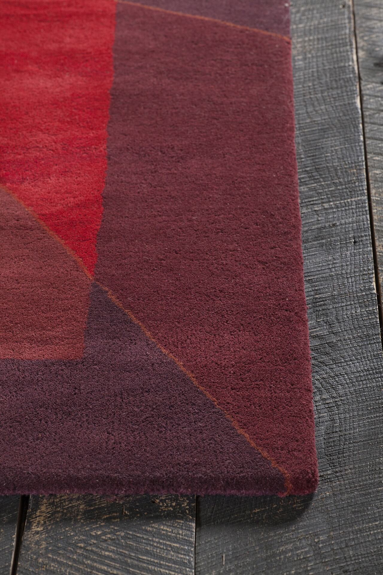 Daisa Wool Rectangular Handmade Rug, 5' x 7'6"