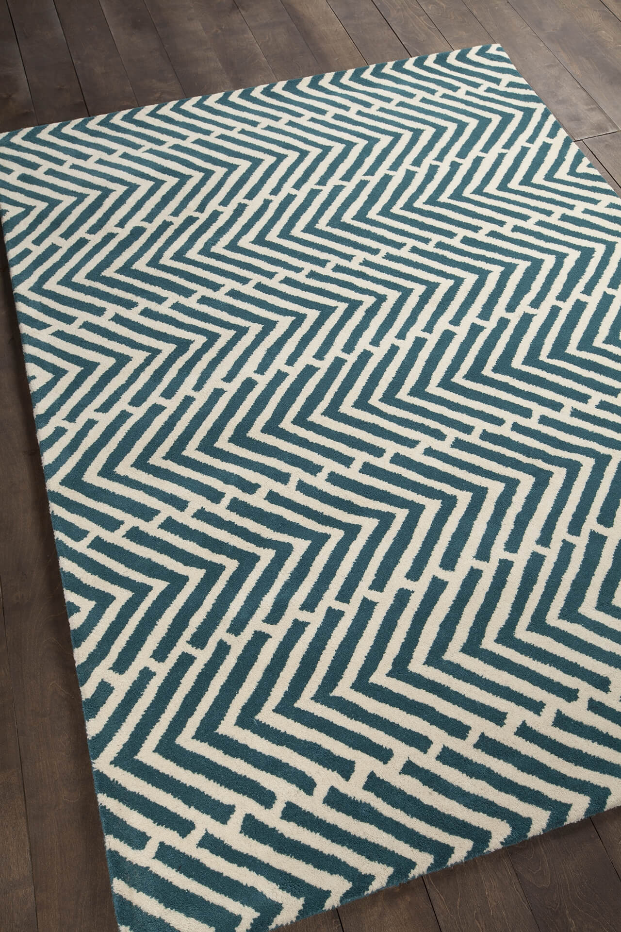 Davin Rectangular Wool Handmade Rug, 5' x 7'