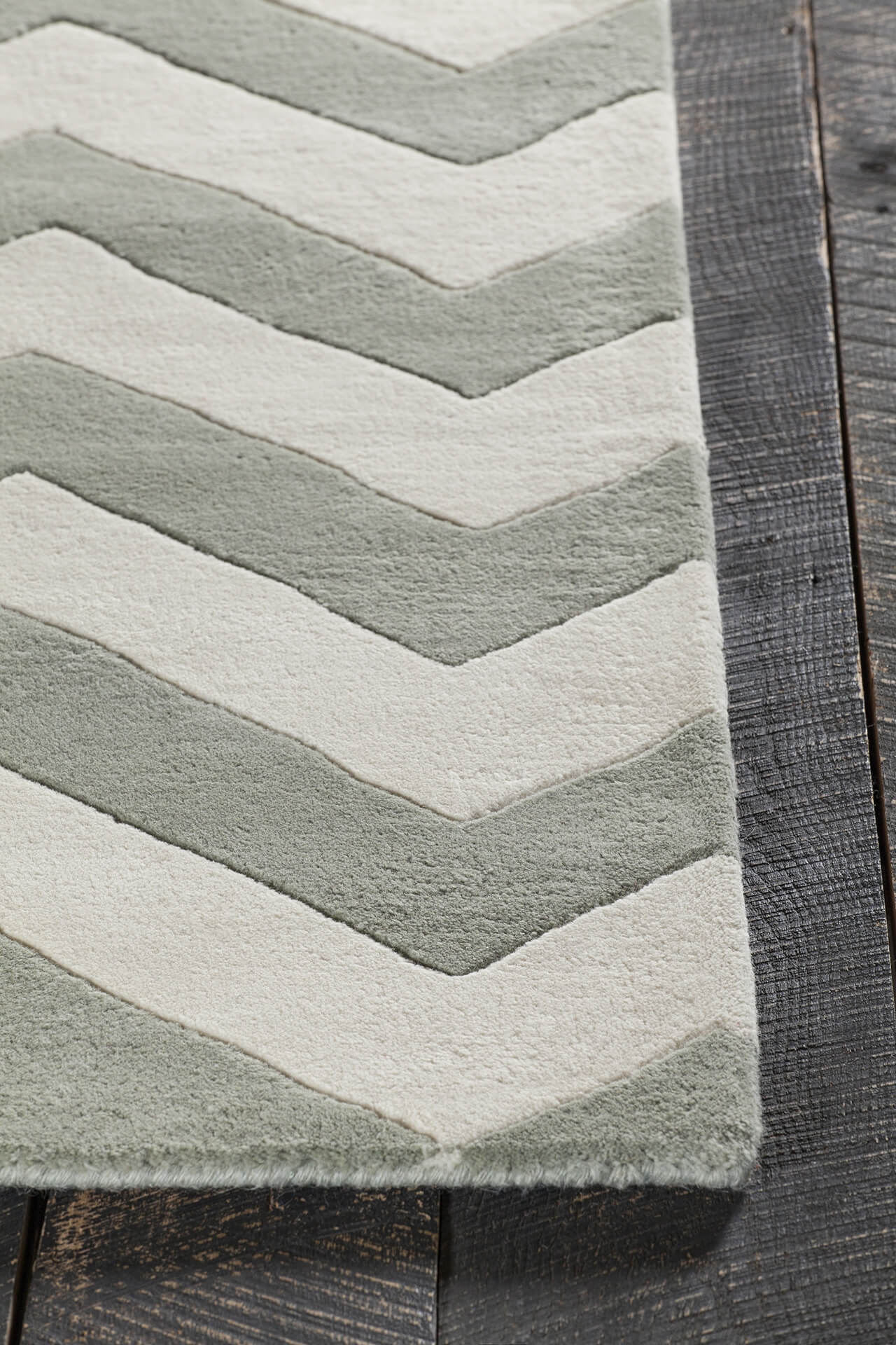 Davin Rectangular Wool Handmade Rug, 5' x 7'