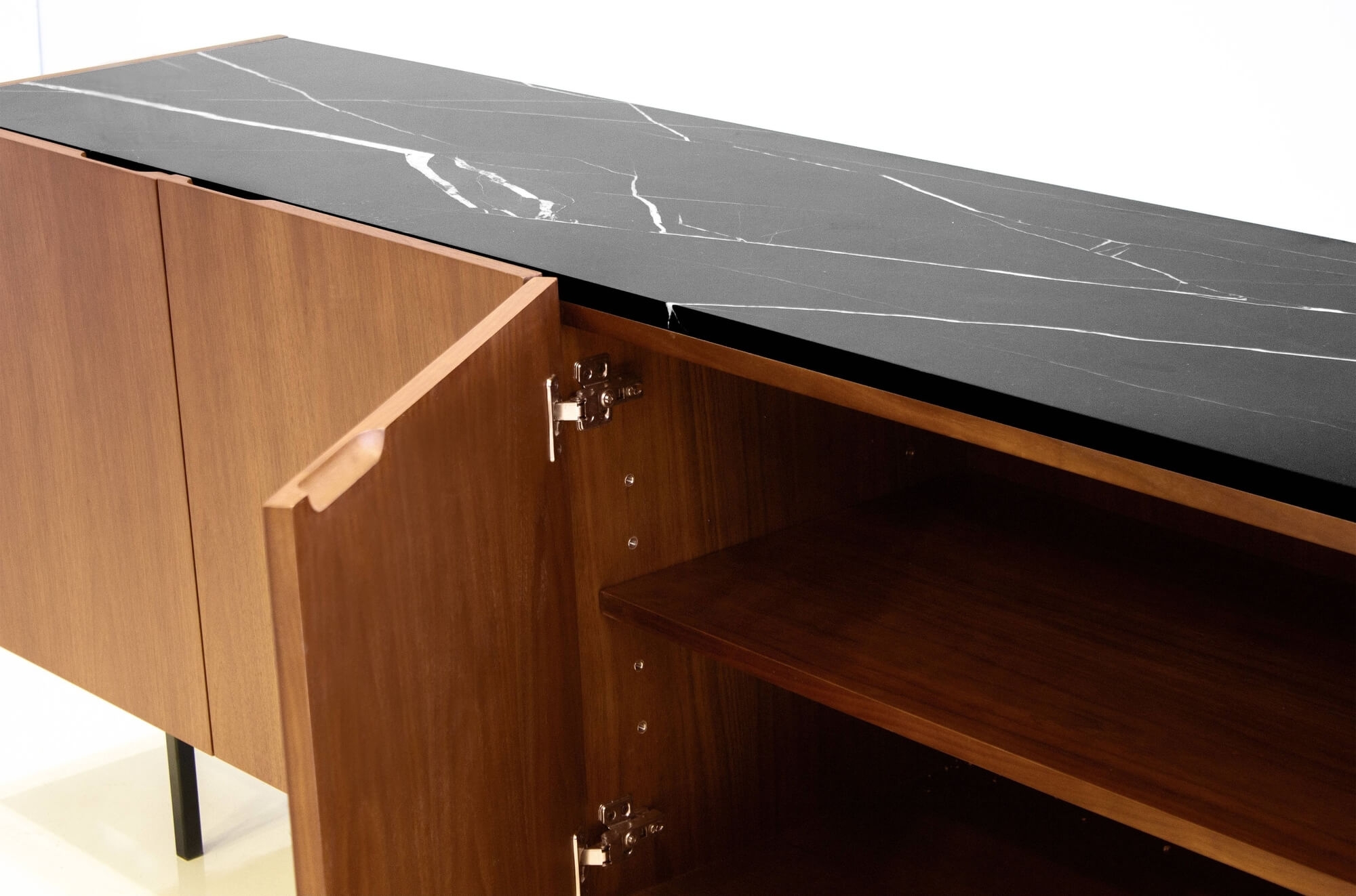 Calvin 4-door Buffet