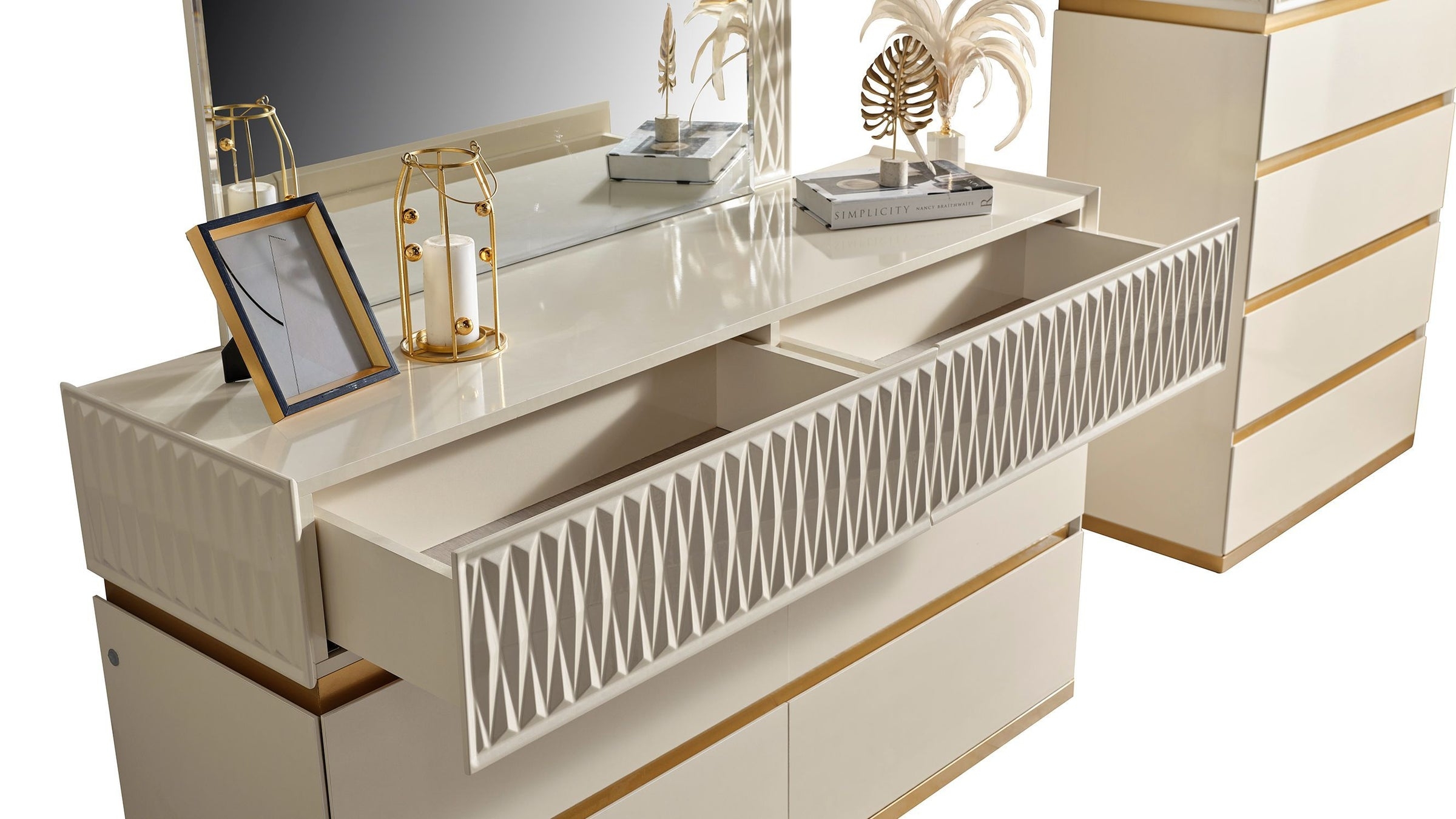 Delfano Wood Veneer Bedroom Set