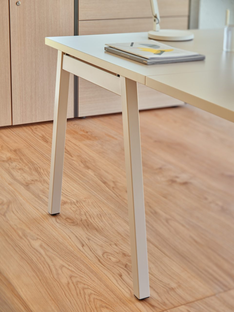 Ogi M Office Single Straight Desk, W62.9" x D23.6"
