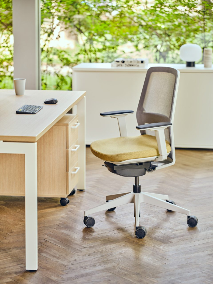Basic Office Lockable Mobile Pedestal w/Drawers & Pencil Tray