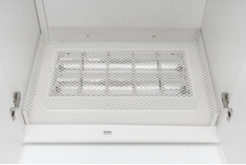 Disinfection cabinet for clothes with UV-C fluorescent lamps