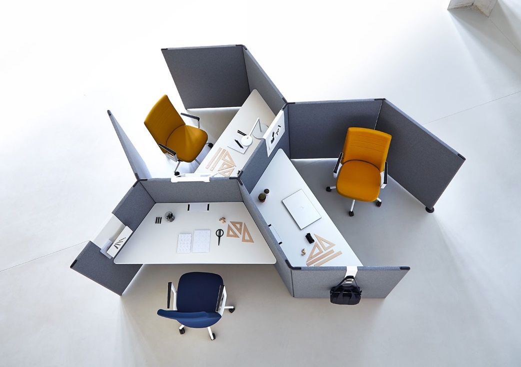 Link 3-Person Office Modular Screen System, Composition 1