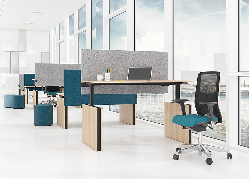 Motion 70.8" Electric Adjustable Office Desk w/3 Level Columns and Panel Legs