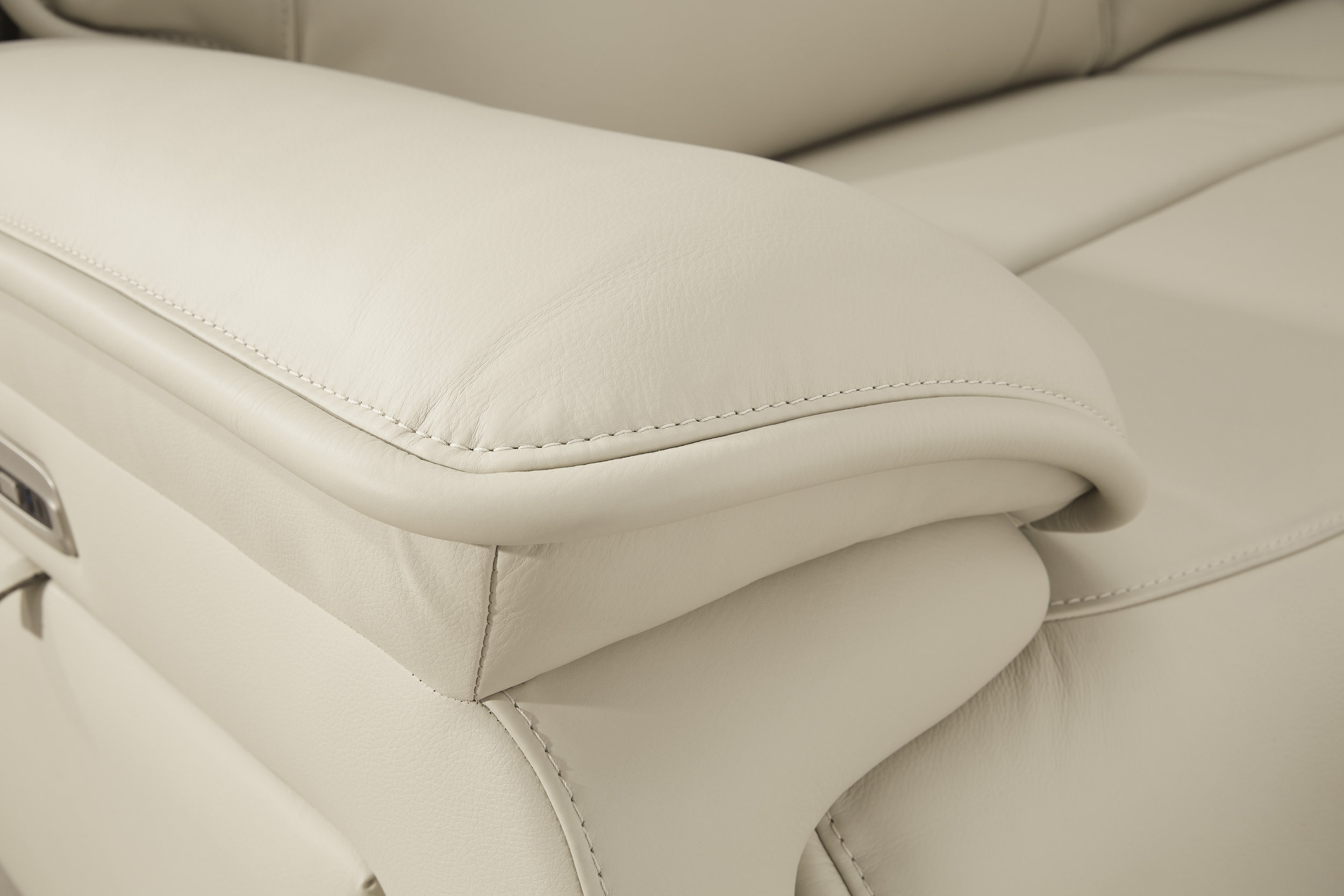 Double Deal 3-Piece Leather Modular Power Reclining Loveseat w/Console