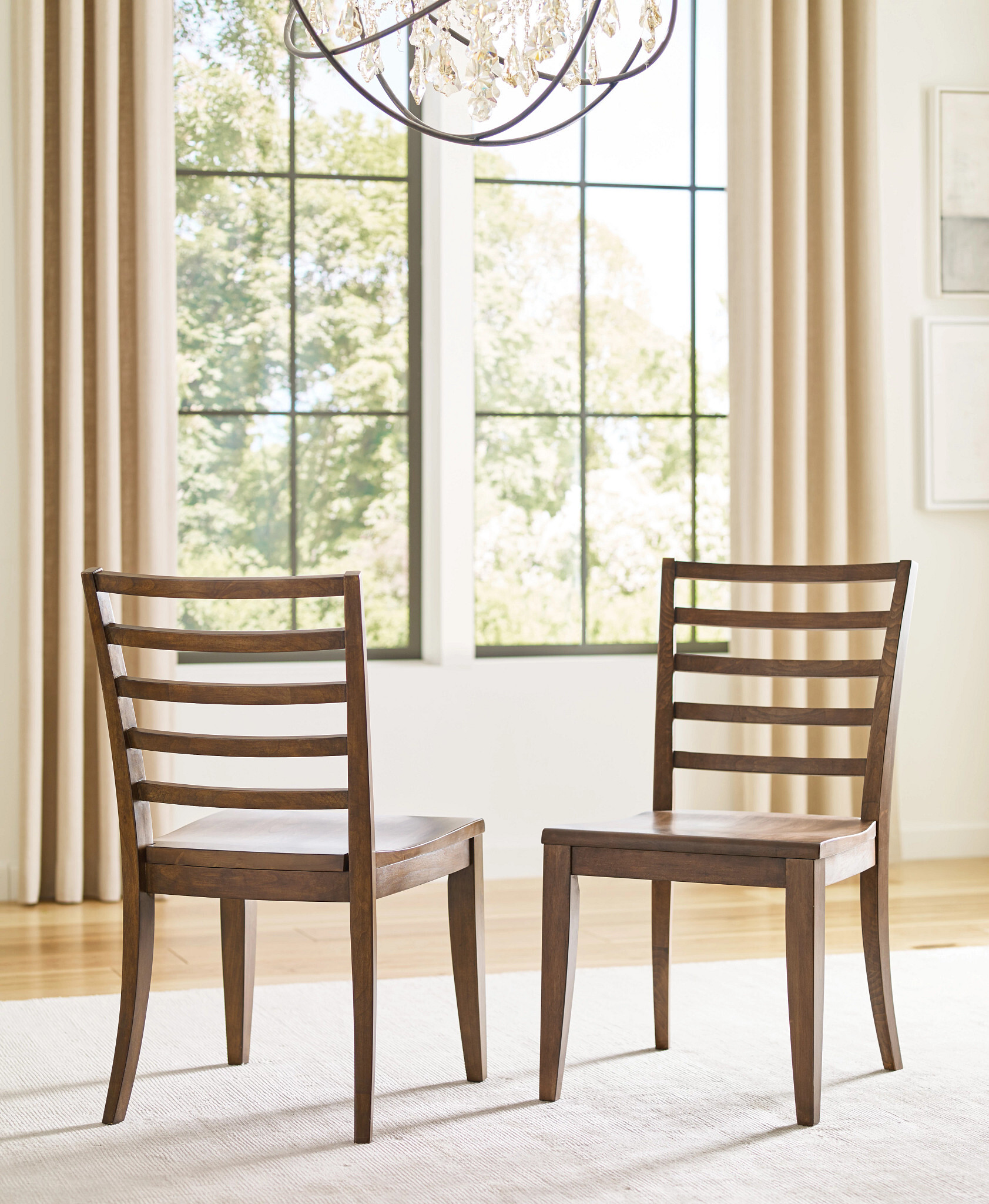 Abode Salter/Frisco Round Wood Extendable Dining Room Set