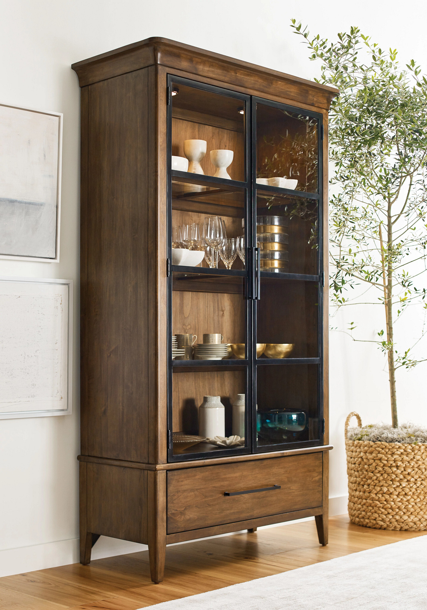 Abode Salter/Frisco Round Wood Extendable Dining Room Set