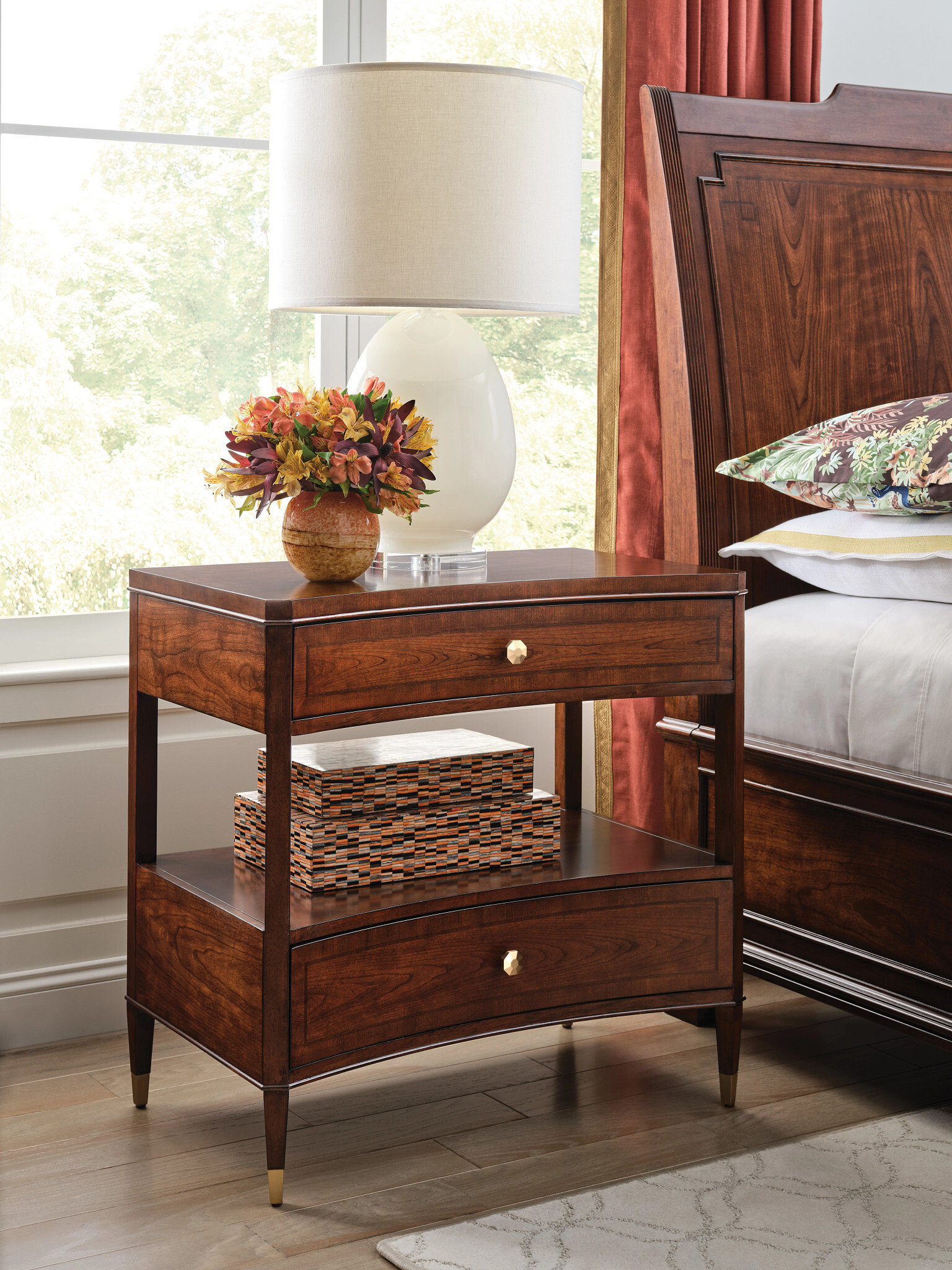 Addison Helmuth Wood Sleigh Bedroom Set
