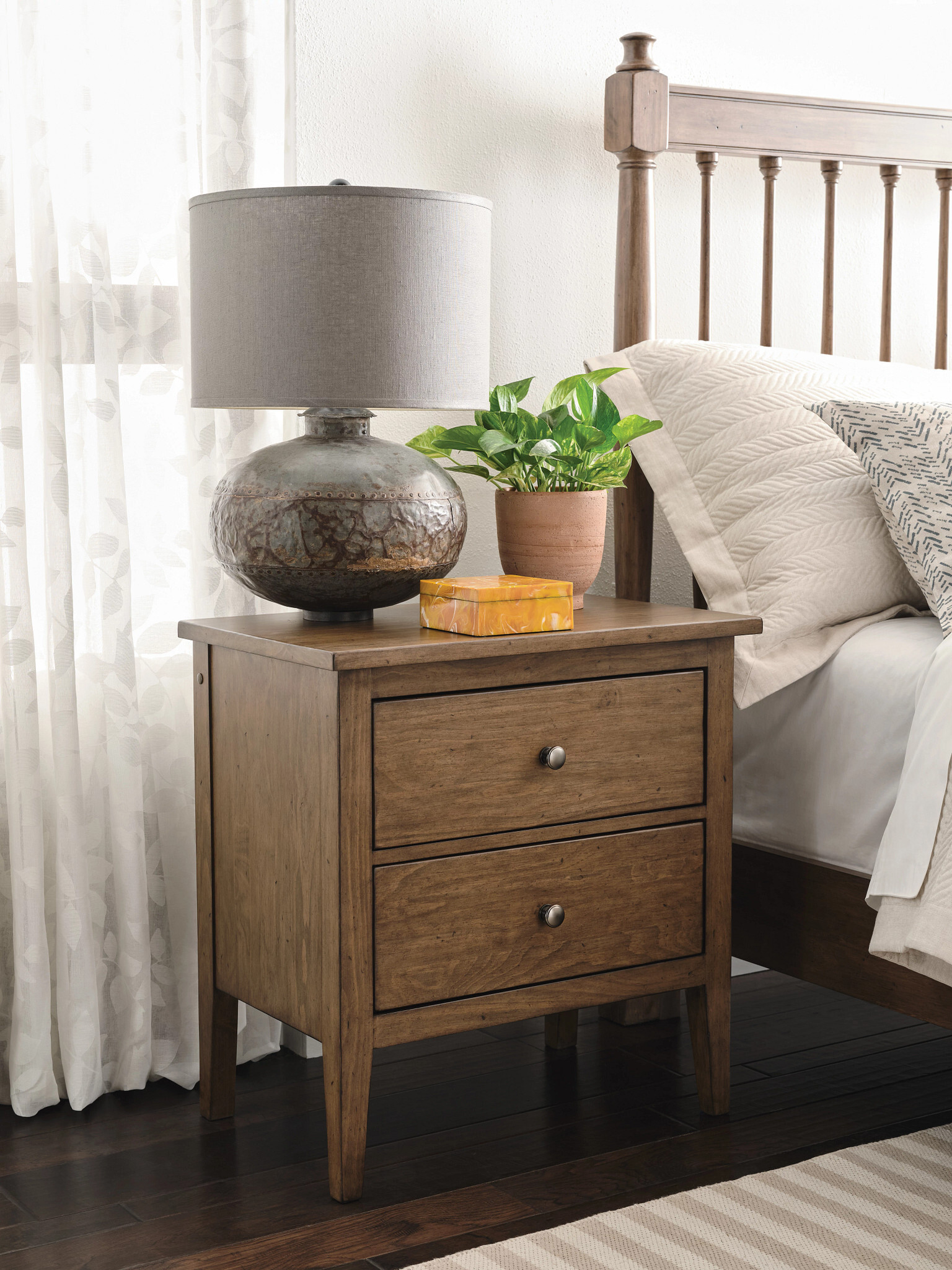 Arbor Woodlawn Wood Panel Bedroom Set