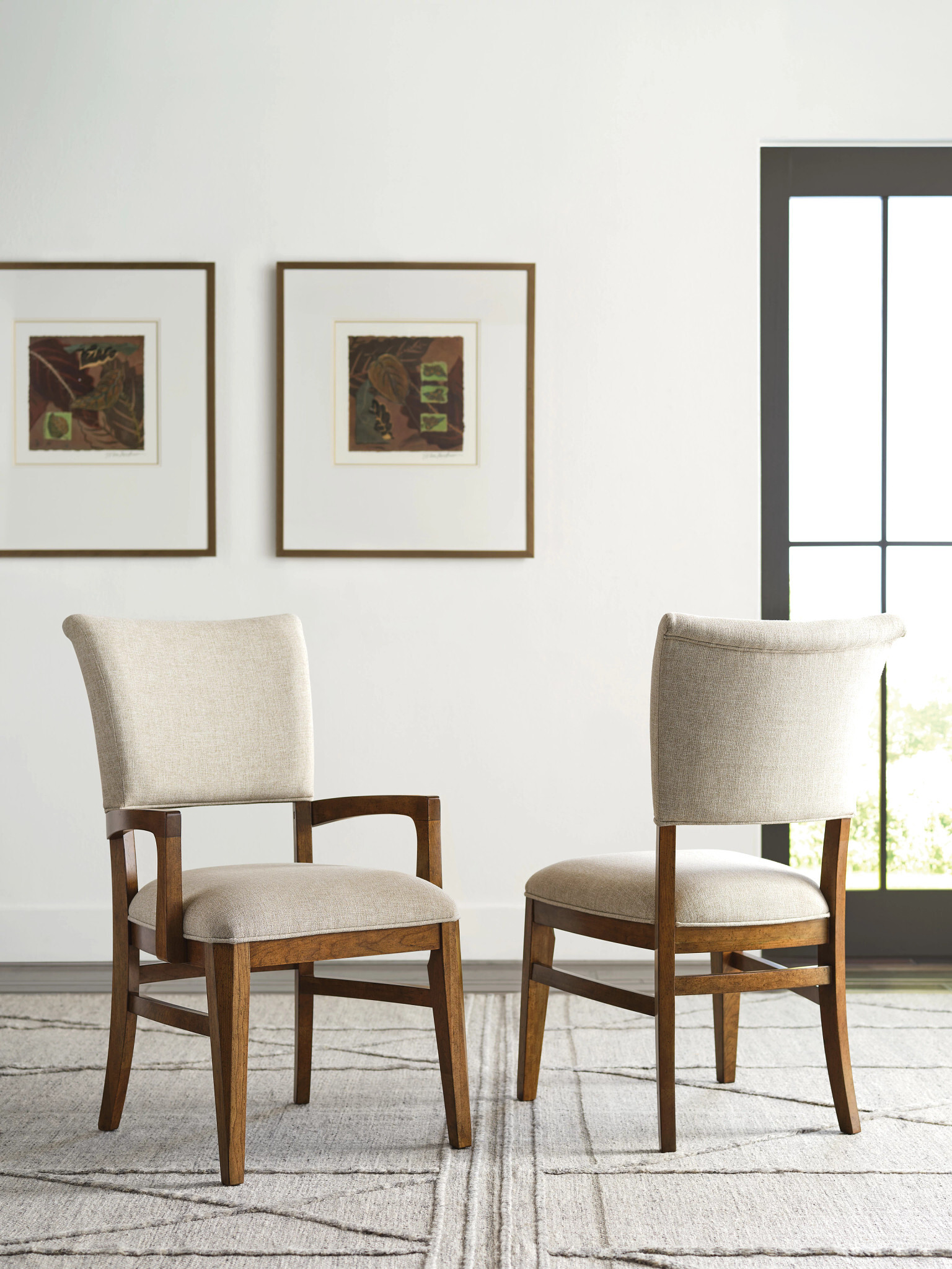 Aspire Array/Contour Round Wood Dining Room Set