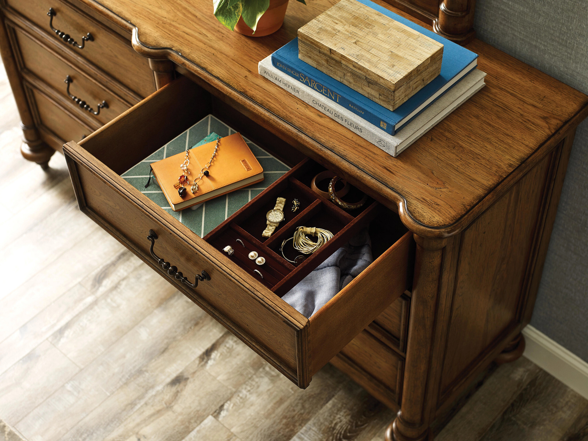Berkshire Eastbrook Wood Panel Bedroom Set