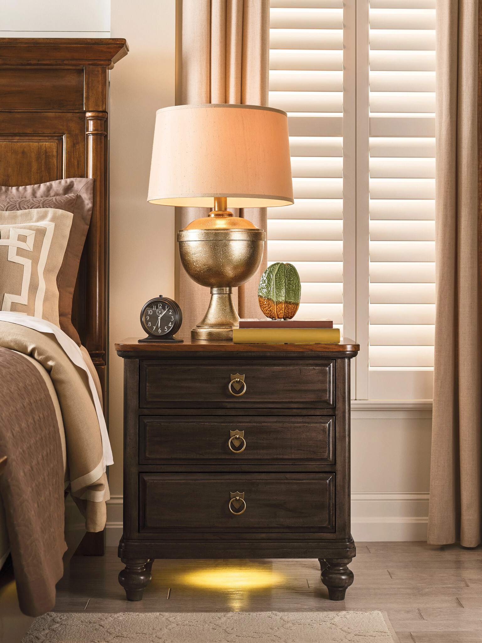 Bridgetown Kensington Wood Panel Bedroom Set