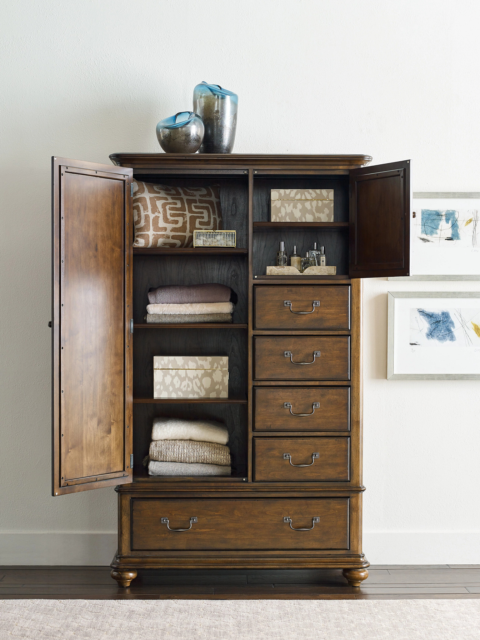 Commonwealth Allenby Wood Panel Bedroom Set