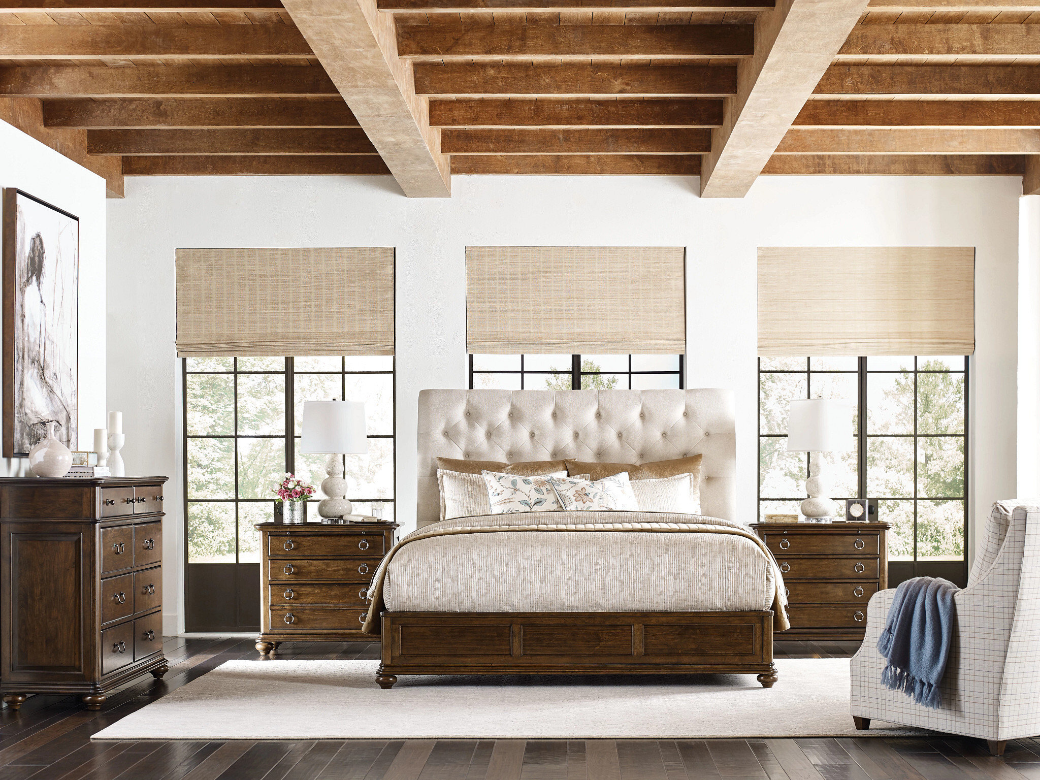 Commonwealth Herndon Wood/Fabric Upholstered Bed