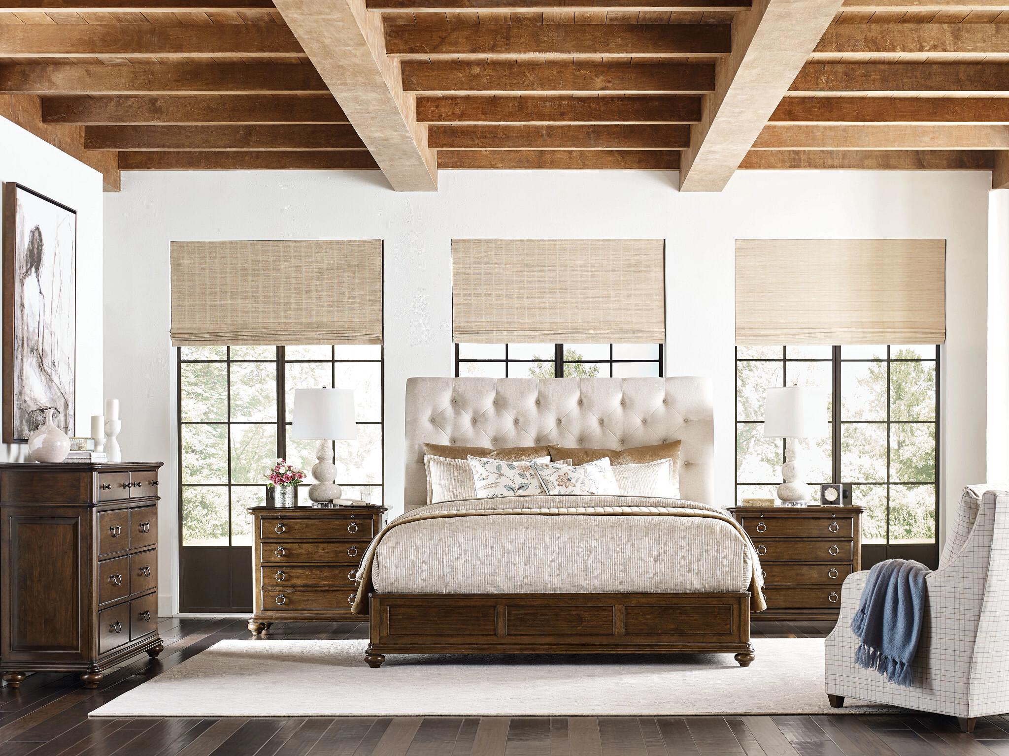 Commonwealth Herndon Wood/Fabric Upholstered Bedroom Set
