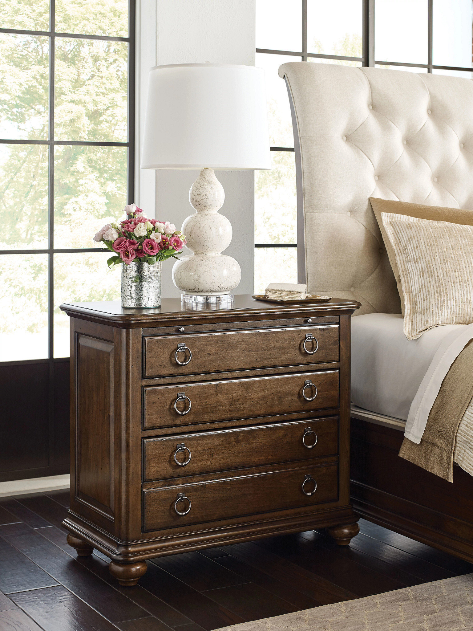 Commonwealth Witham Bachelors Wood Chest w/4 Drawers