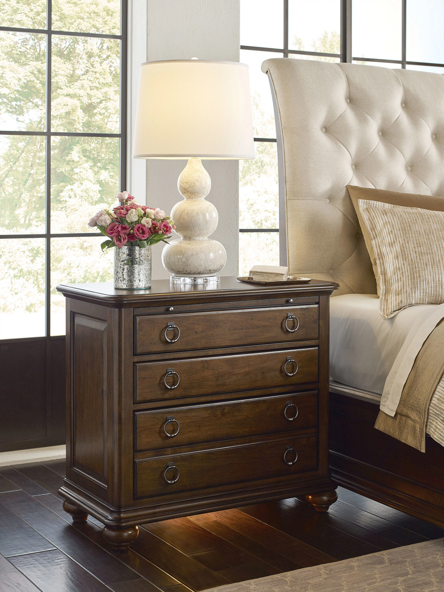 Commonwealth Witham Bachelors Wood Chest w/4 Drawers