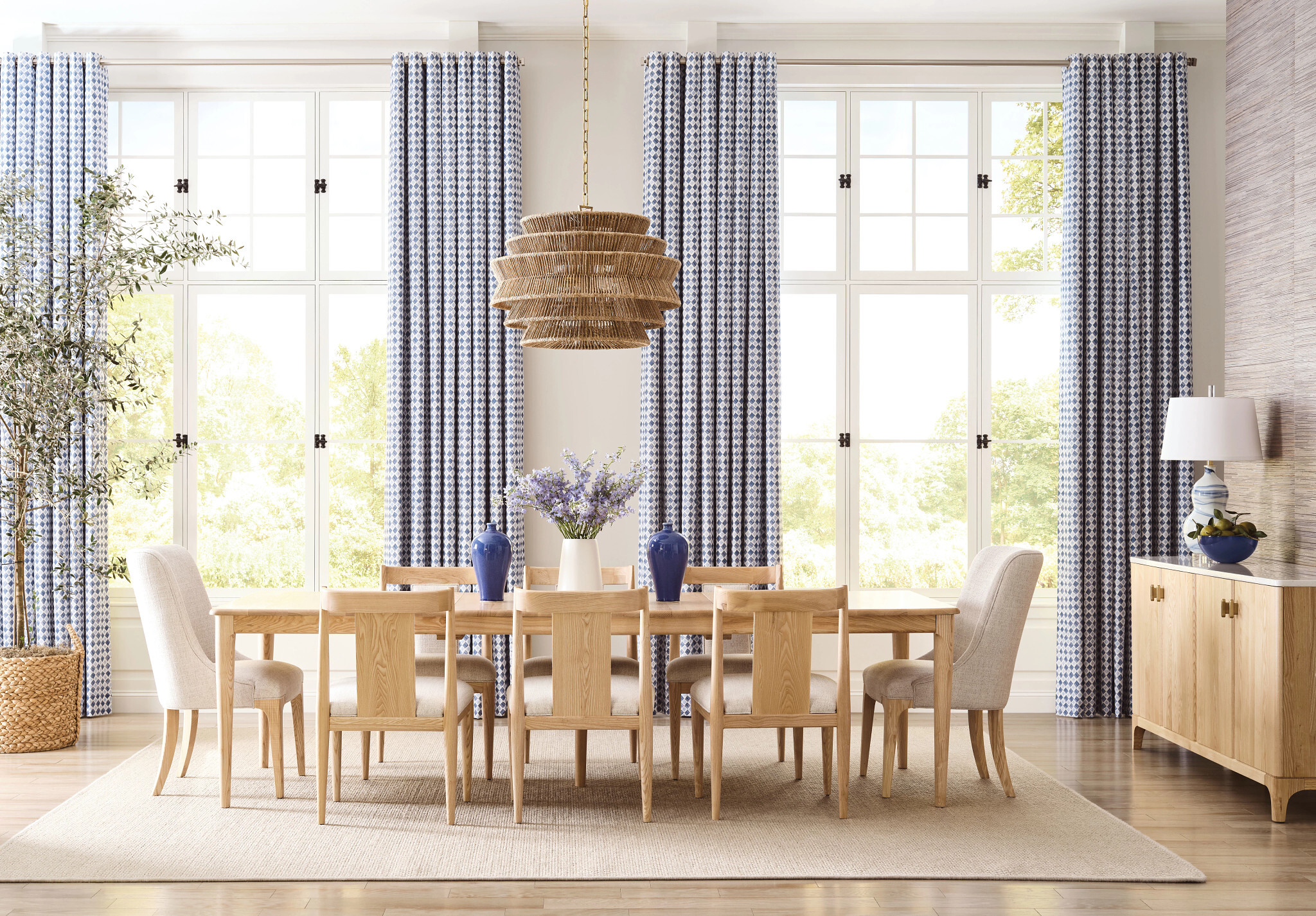 Essence Hanover Rectangular Wood Extendable Dining Room Set