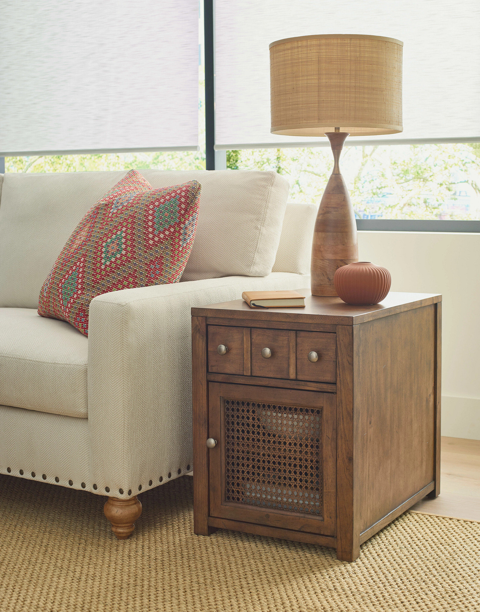 Hammary Foster Rectangular Chairside Chest w/Drawer