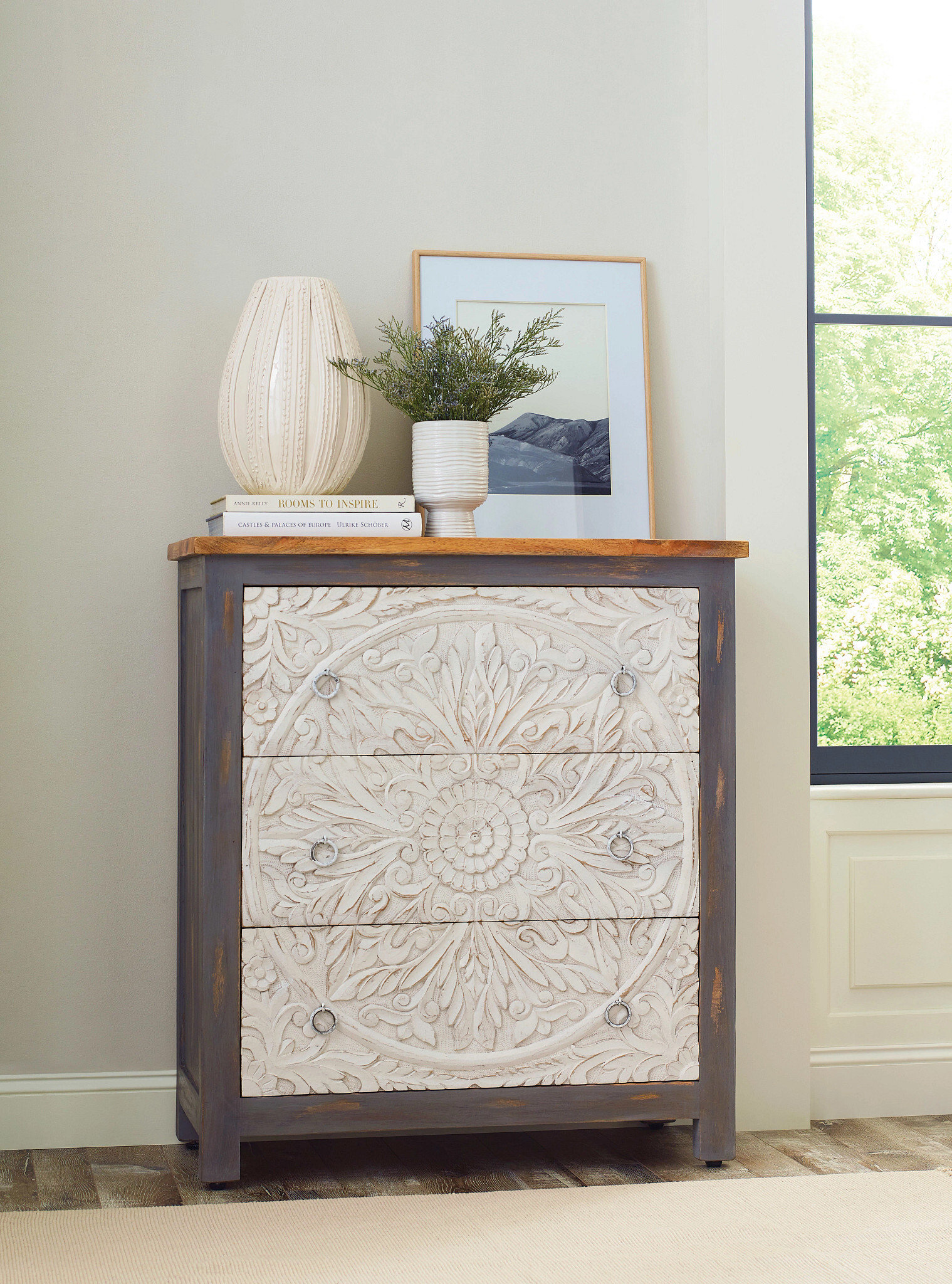 Living Room Mantra 3-Drawer Accent Chest