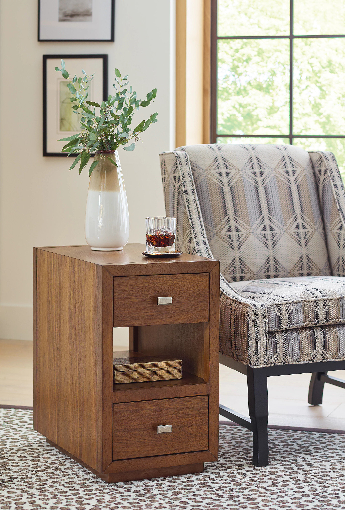 Living Room Hammary Premise Rectangular Wood Charging Chairside Table
