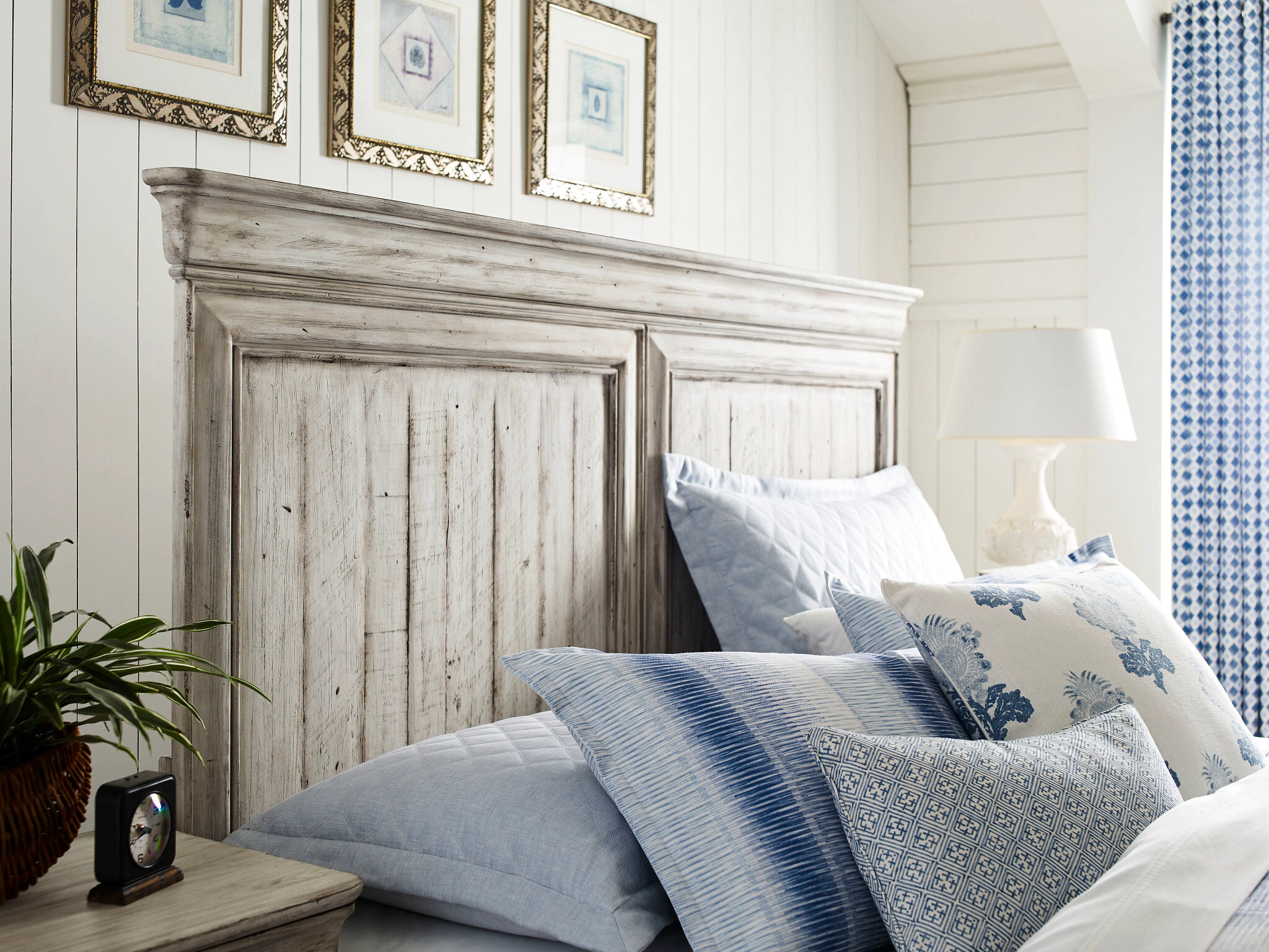 Selwyn Carlisle Wood Panel Bed