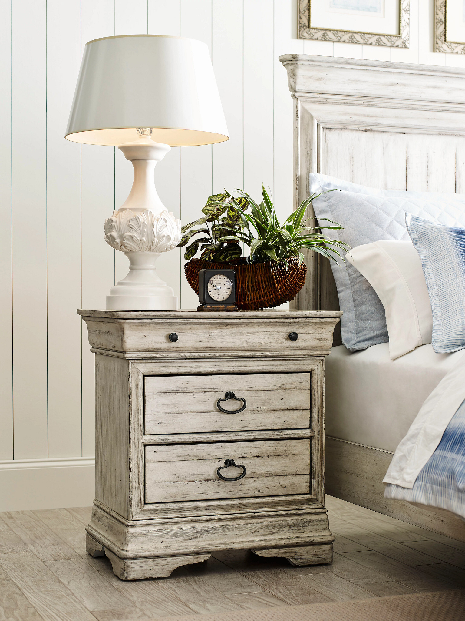Selwyn Kelly Fabric/Wood Upholstered Sleigh Bedroom Set