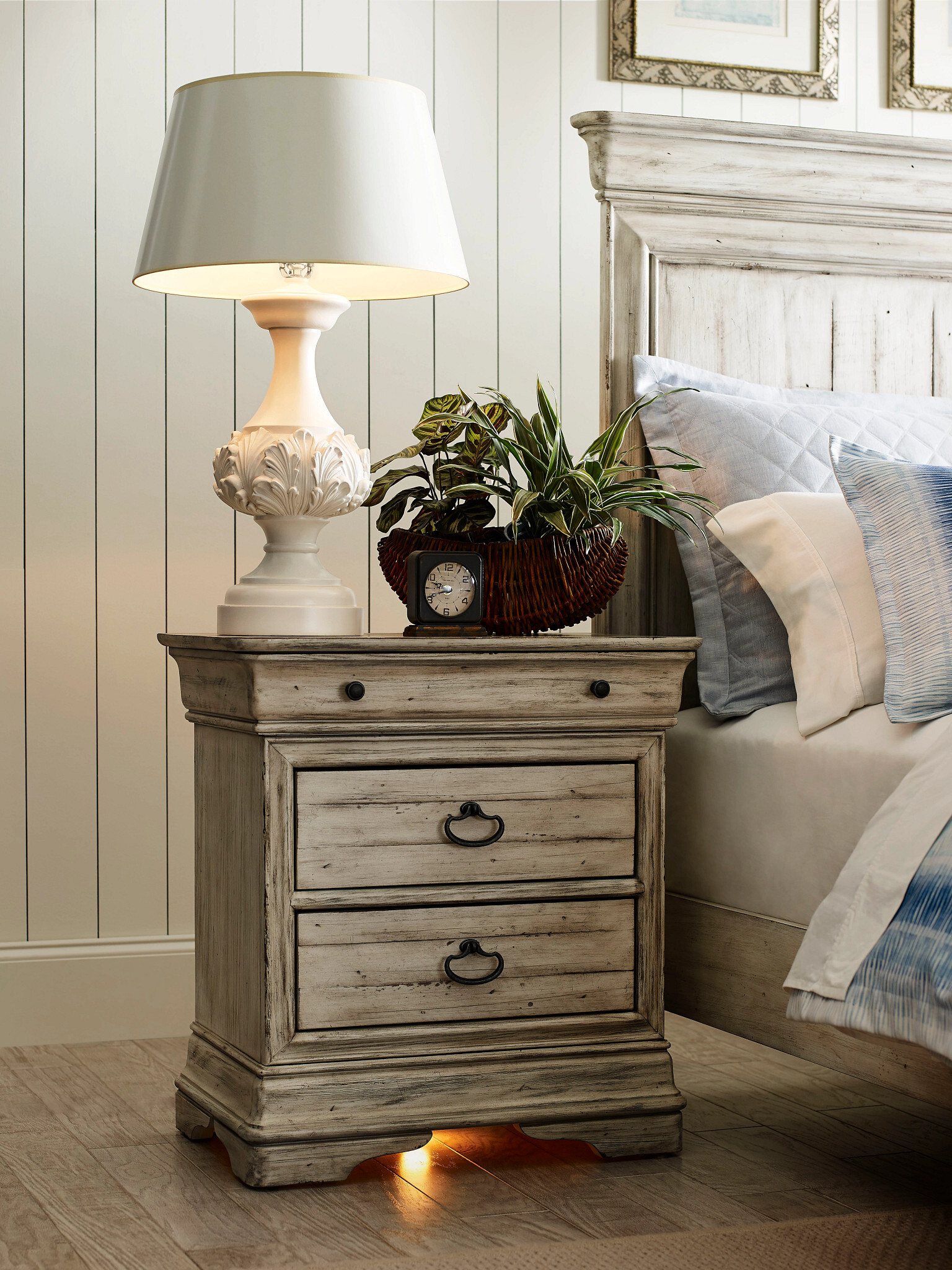 Selwyn Parkland Wood Nightstand w/3 Drawers