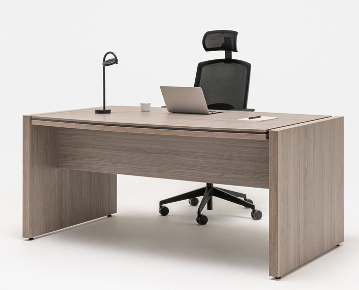 Status executive desk by MDD